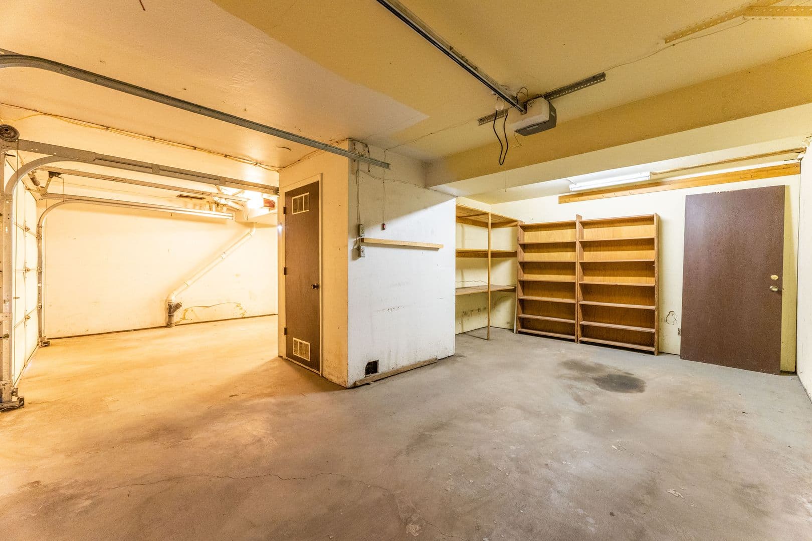 Lakewood Apartment: 954 S. Miller St.