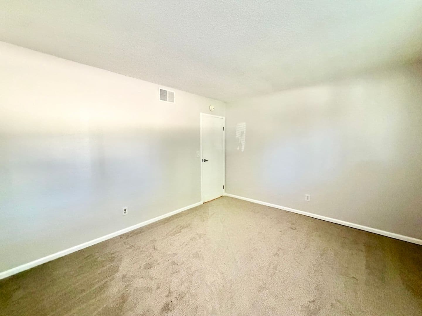Lakewood Apartment: 400 Zang St. Apt 107