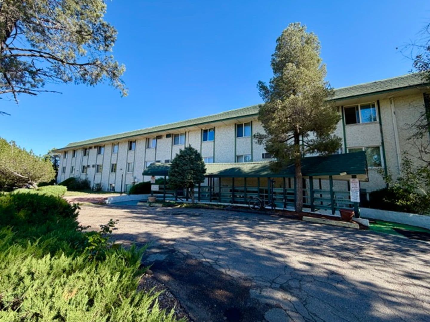 Denver Apartment: 8822 E. Florida Ave #206