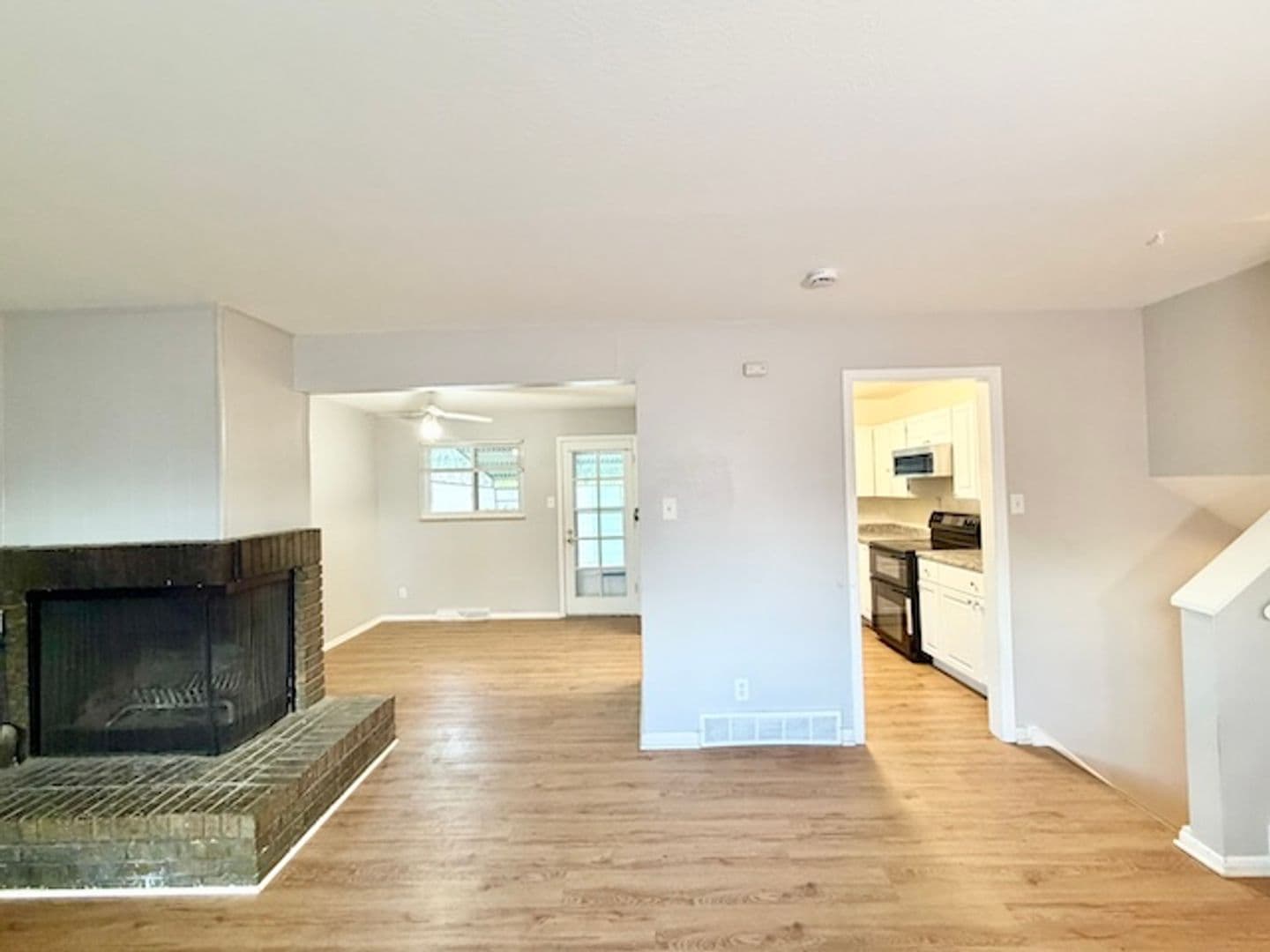 Lakewood House: 387 S Queen Circle