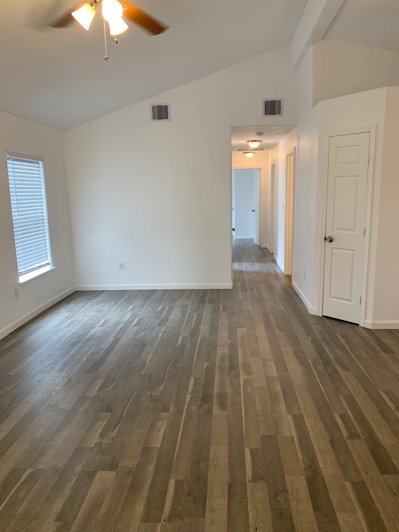 Houston House: 11950 Greenloch Ln