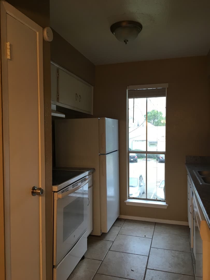 Houston Condo: 5625 Antoine Dr #102