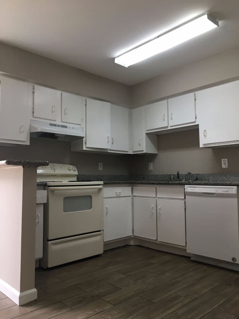 Houston House: 5625 Antoine Dr #901