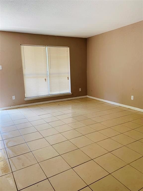 Houston Condo: 5625 Antoine Dr #607