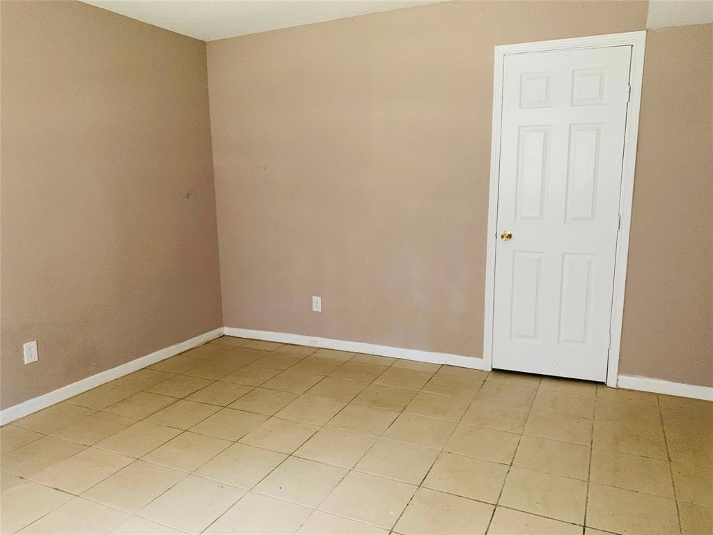 Houston Condo: 5625 Antoine Dr #607