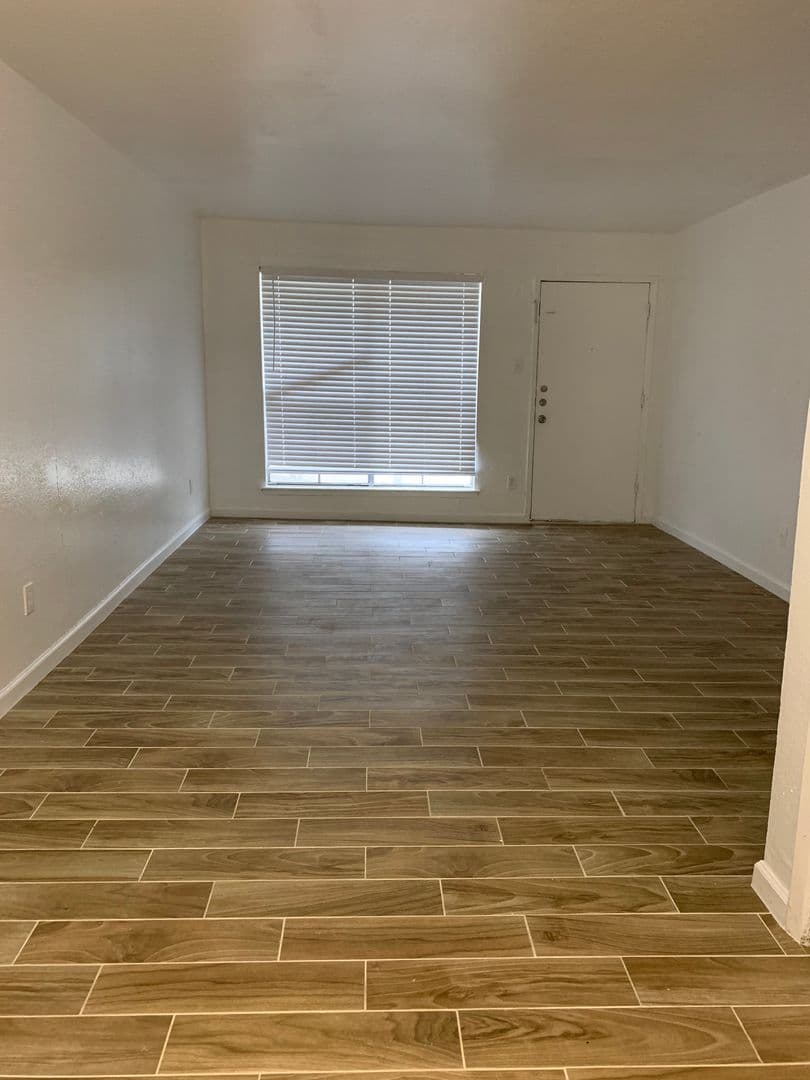 Houston House: 5625 Antoine Dr #1118