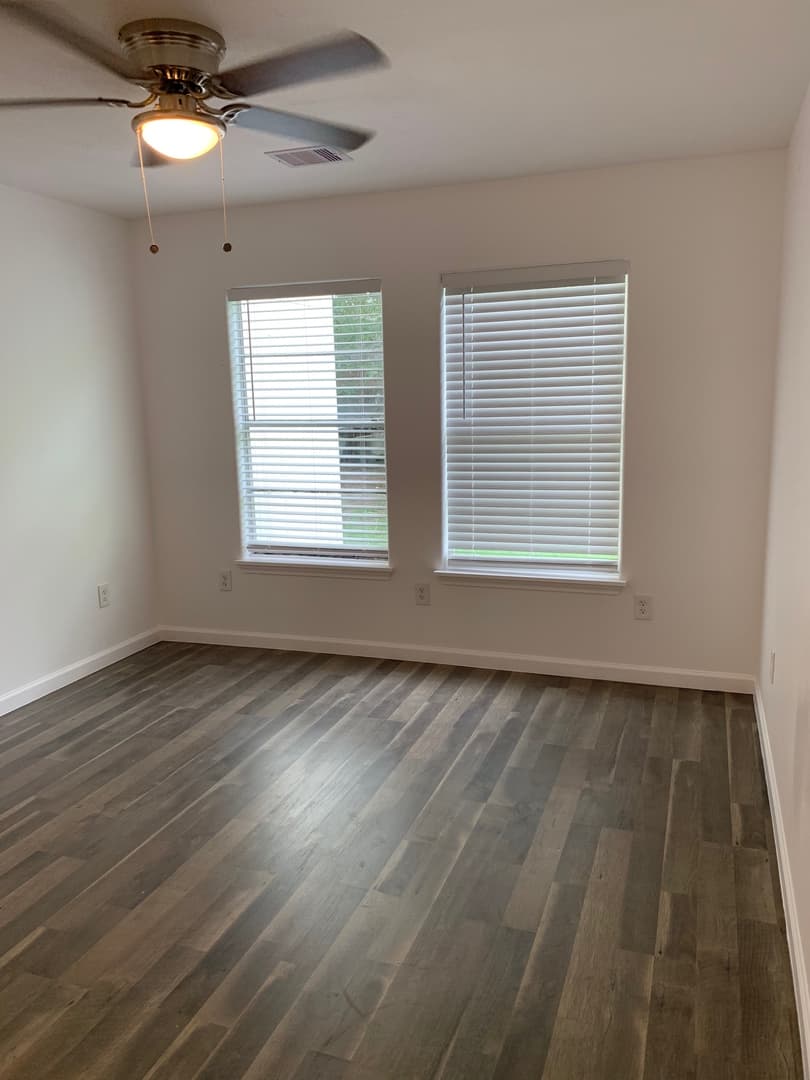 Houston House: 11950 Greenloch Ln