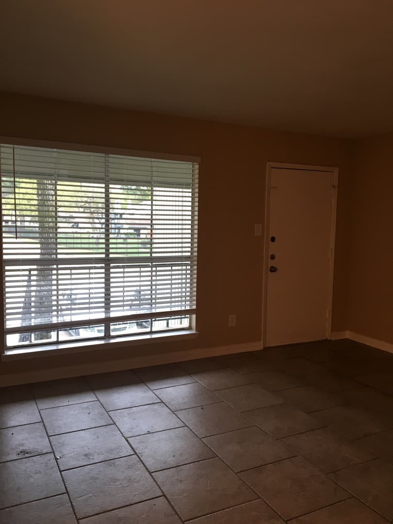 Houston Condo: 5625 Antoine Dr #102