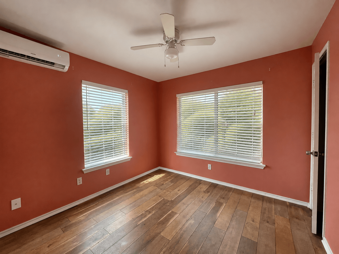 Houston Apartment: 2407 Bastrop St