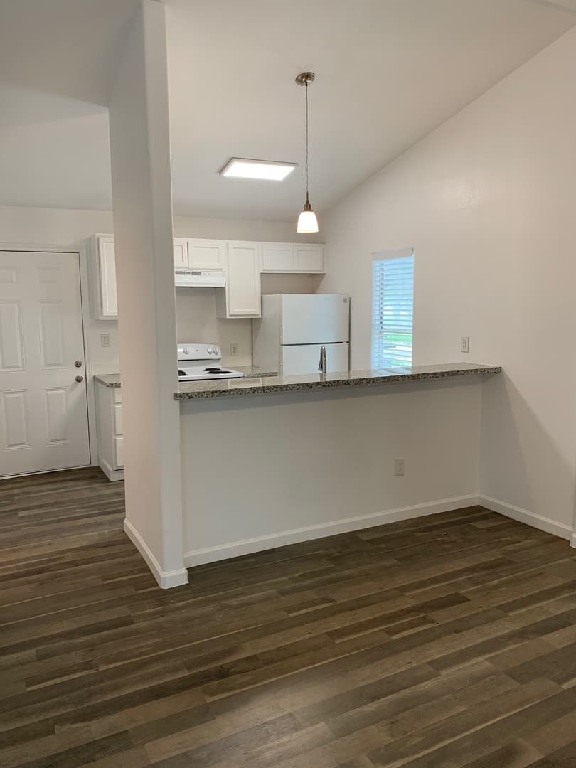 Houston House: 11950 Greenloch Ln