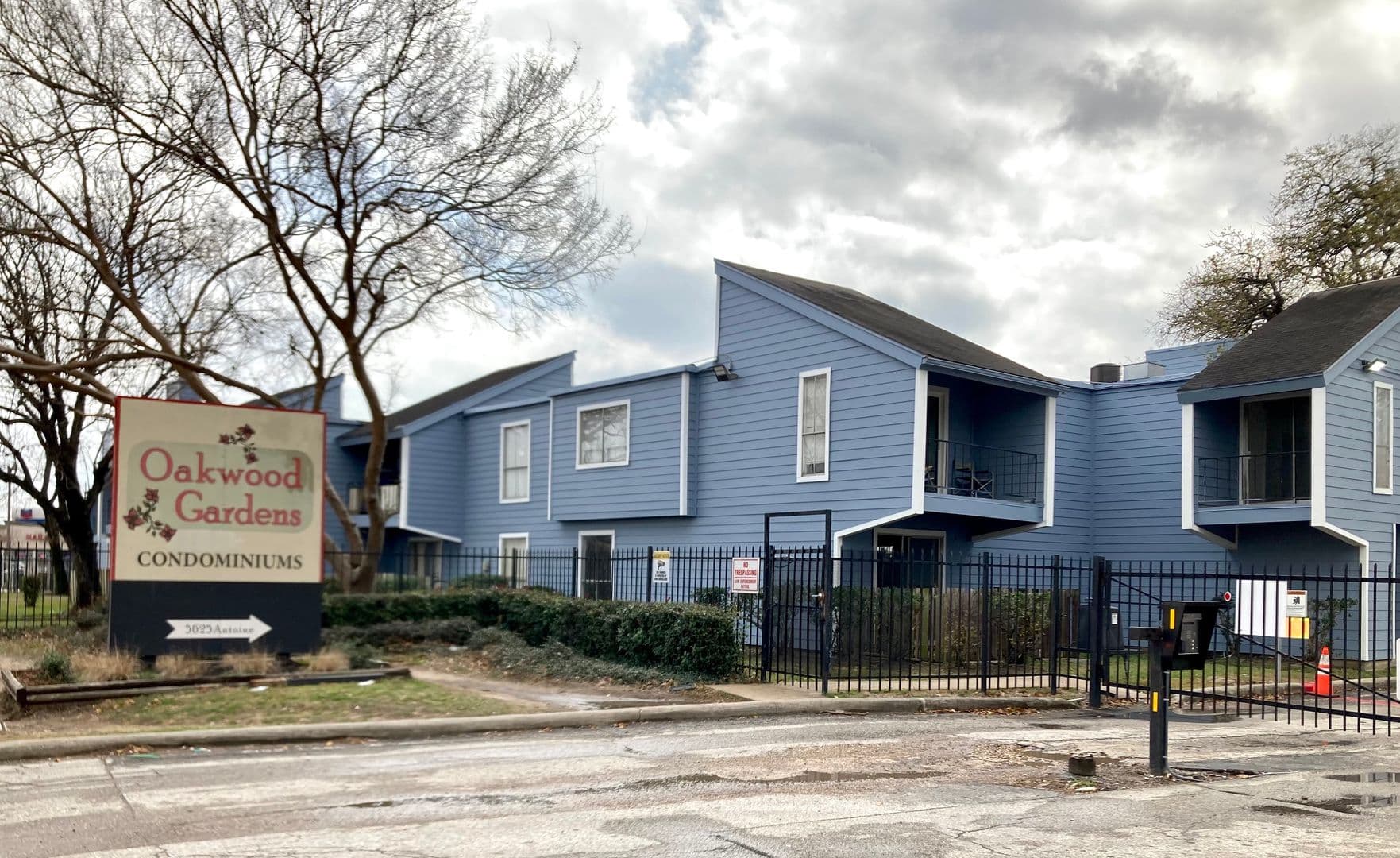 Houston Condo: 5625 Antoine Drive #1109