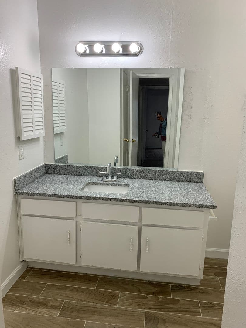 Houston House: 5625 Antoine Dr #1118