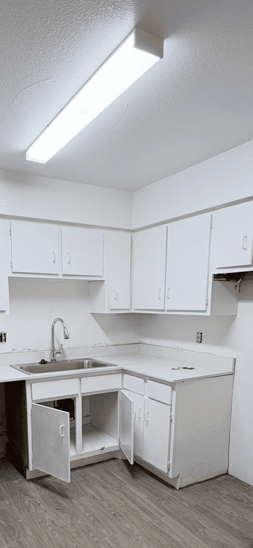 Houston House: 5625 Antoine Dr #313