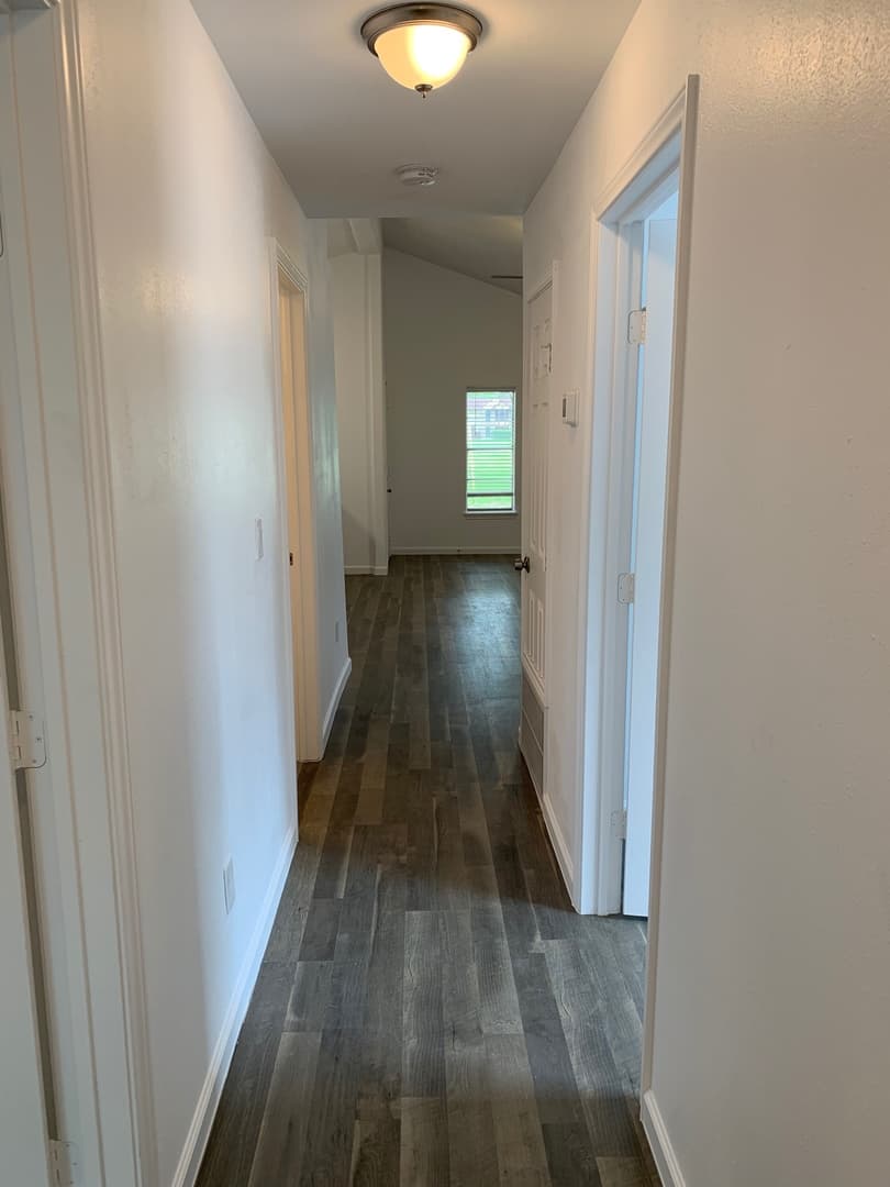 Houston House: 11950 Greenloch Ln