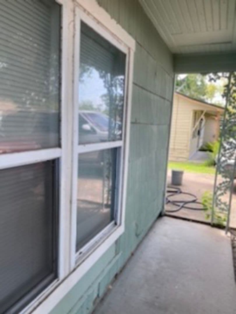 Houston House: 9909 Whitehead Street