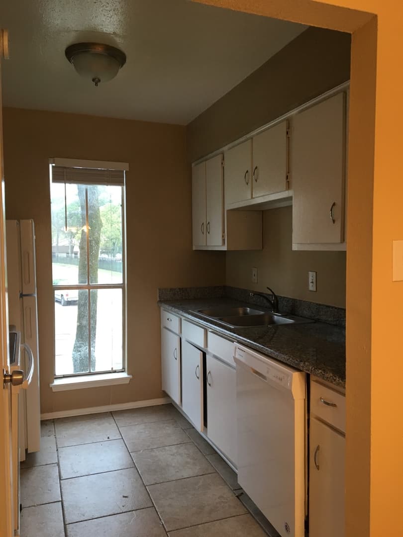 Houston Condo: 5625 Antoine Dr #102
