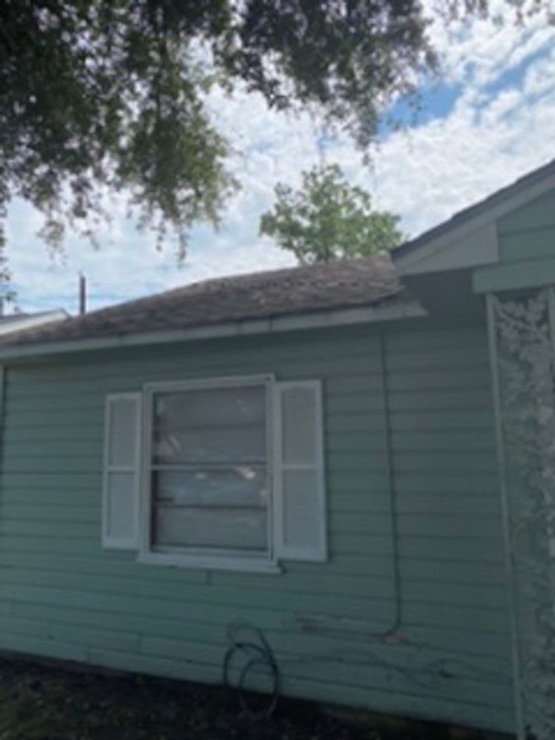 Houston House: 9909 Whitehead Street