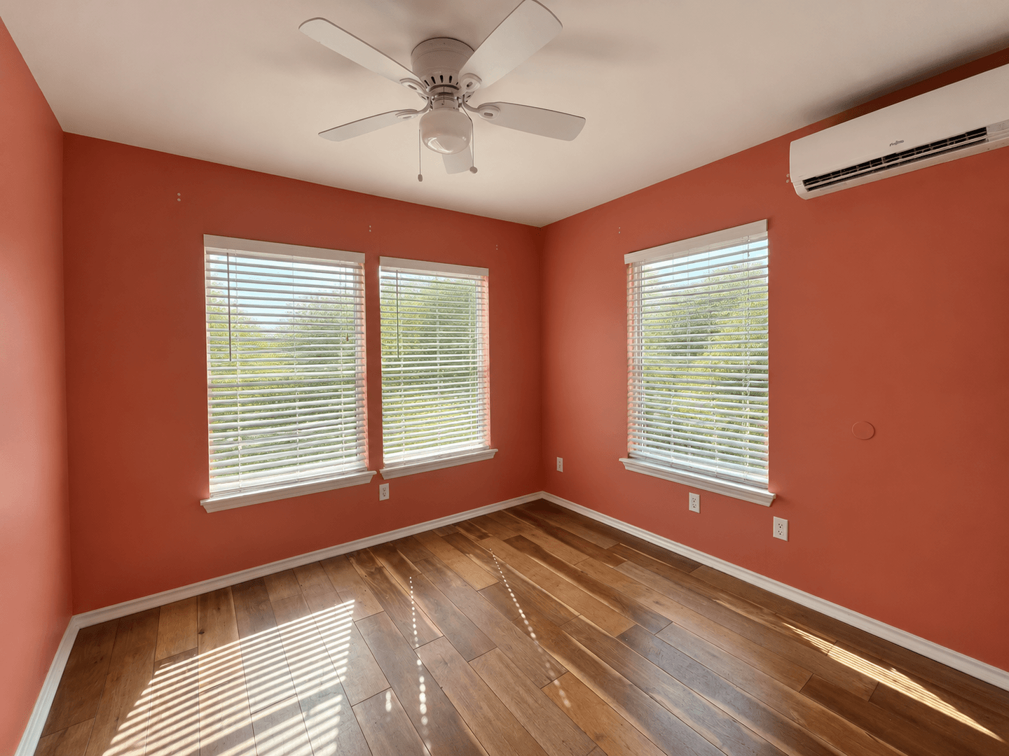 Houston Apartment: 2407 Bastrop St