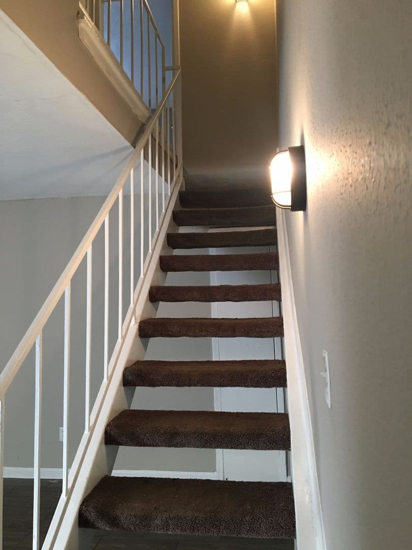 Houston House: 5625 Antoine Dr #901