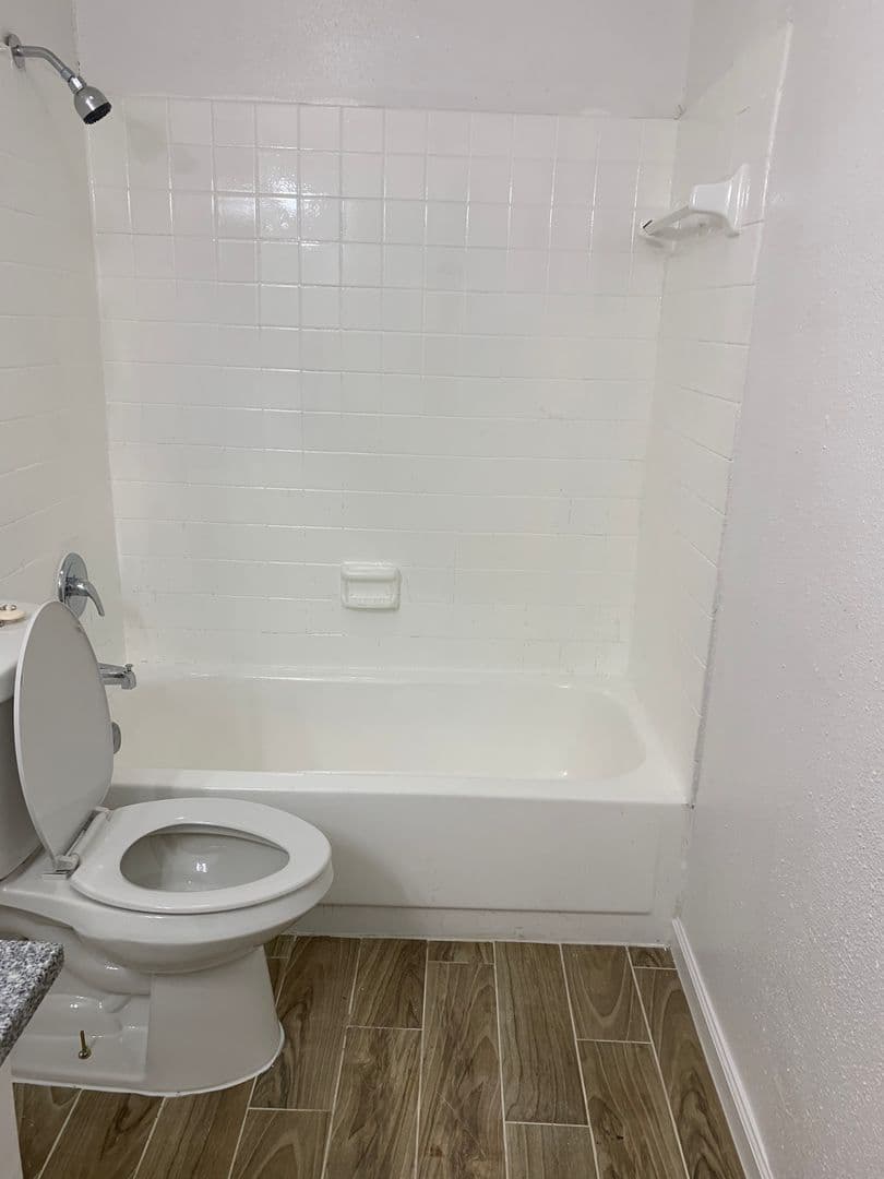 Houston House: 5625 Antoine Dr #1118