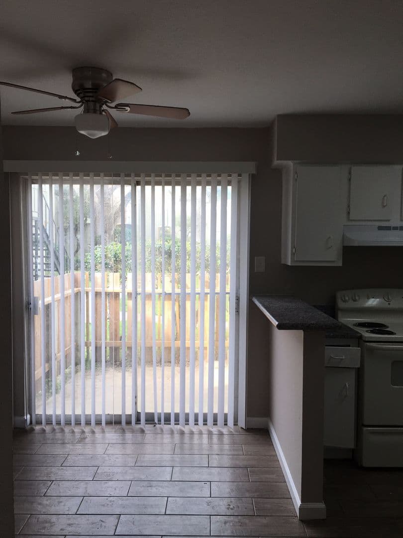 Houston House: 5625 Antoine Dr #901