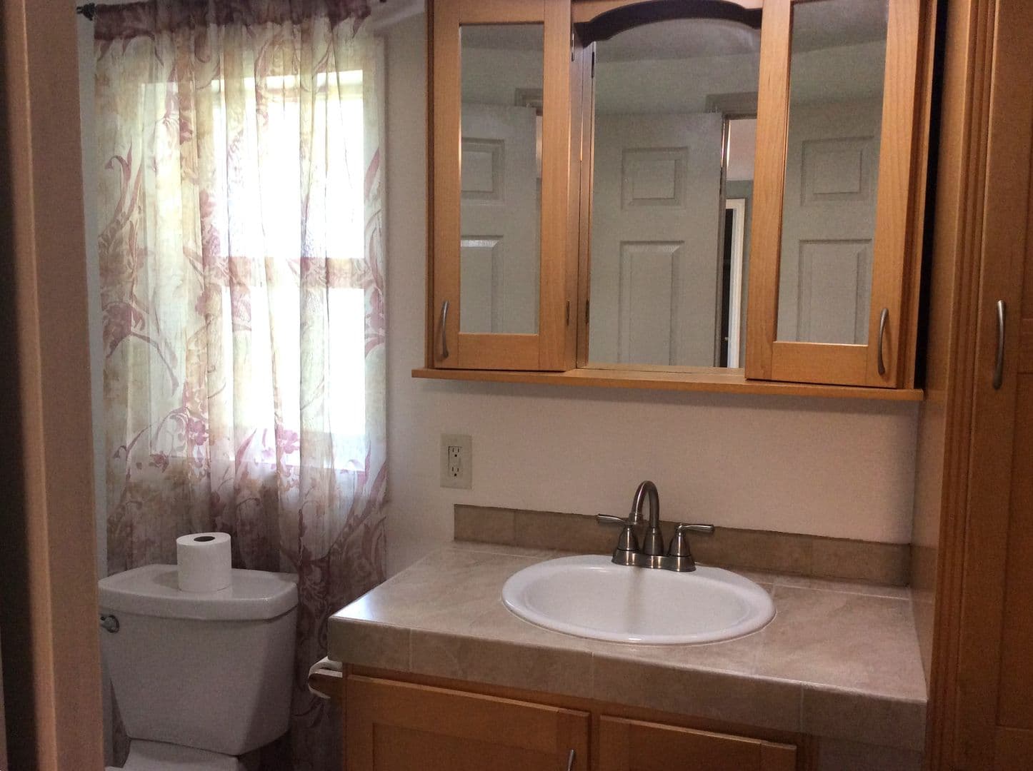 Tacoma House: 11404 51st Avenue Ct E
