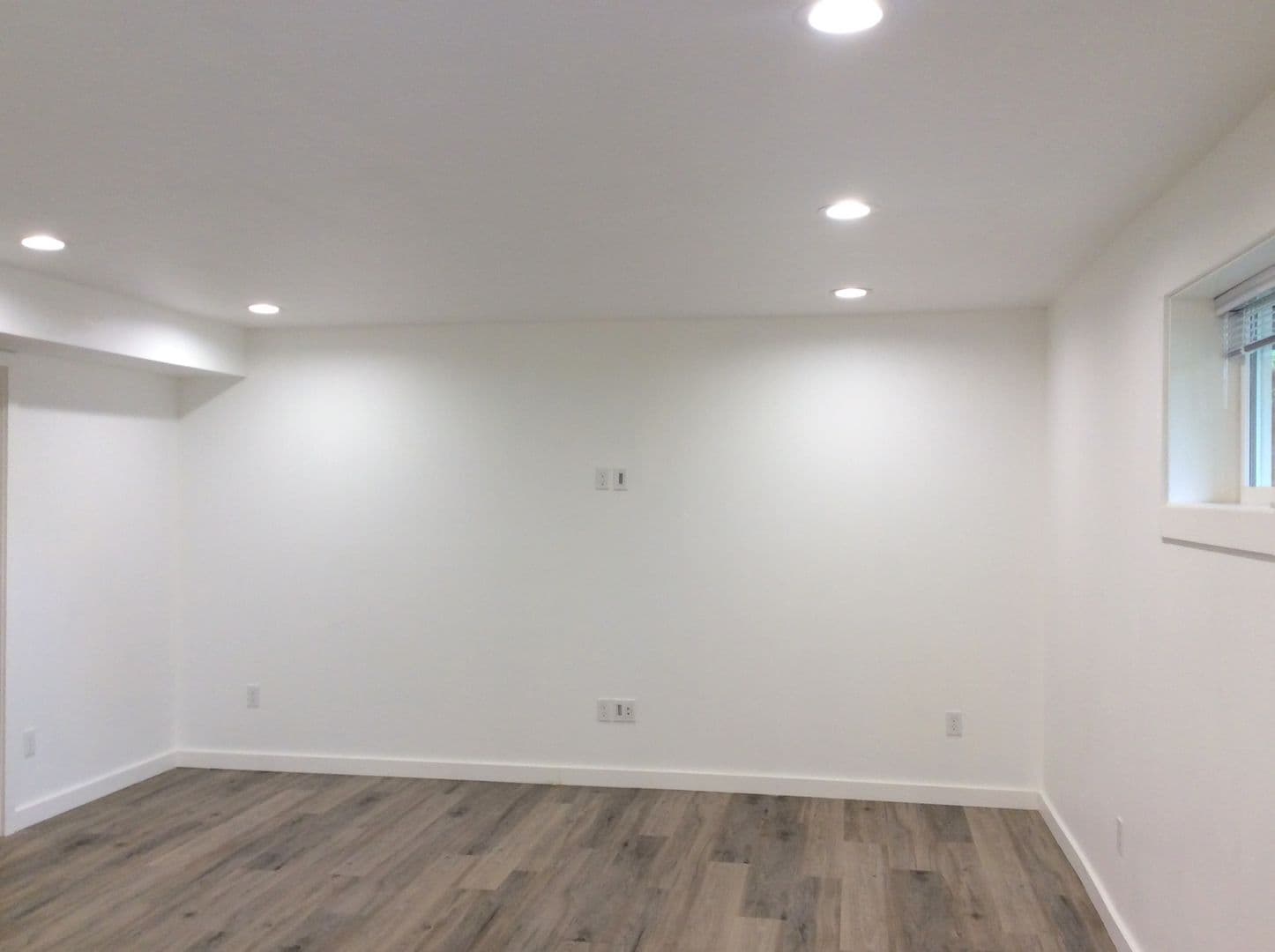 Kent Condo: Basement Apt Only