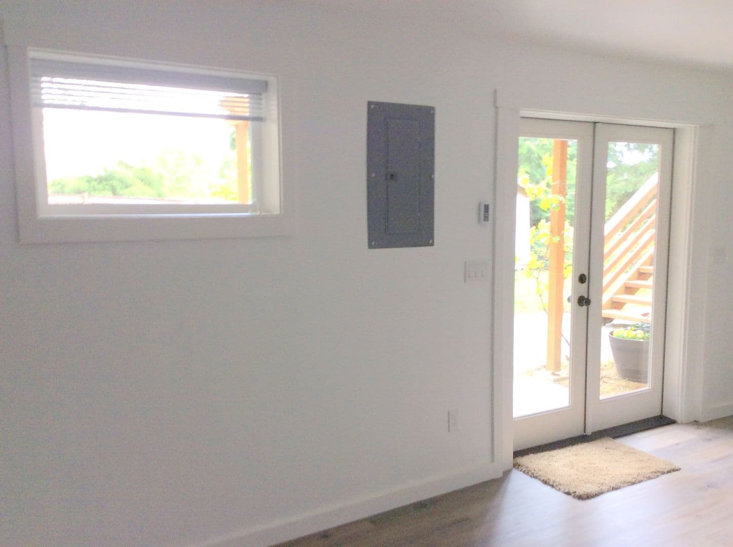 Kent Condo: Basement Apt Only