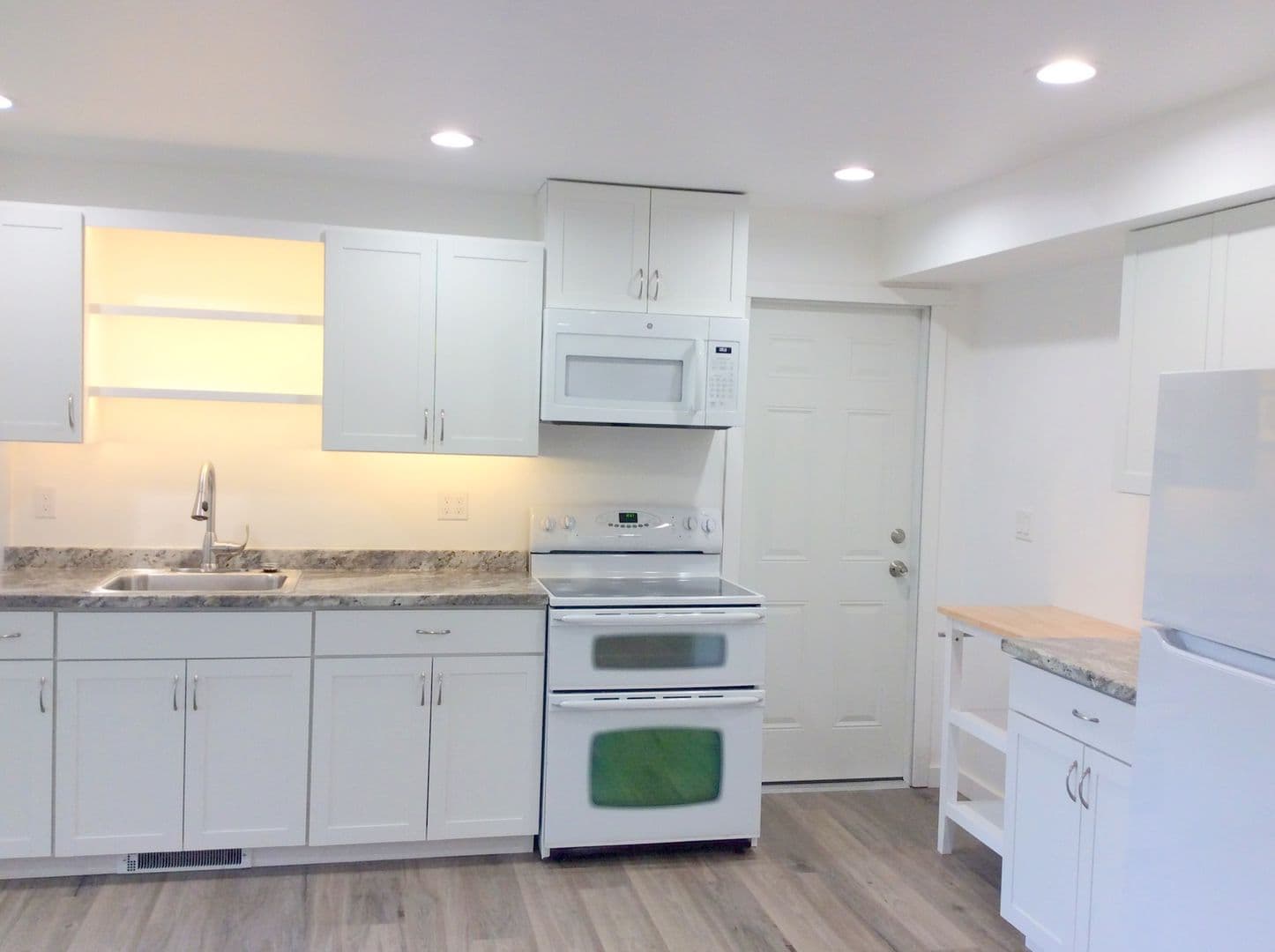 Kent Condo: Basement Apt Only