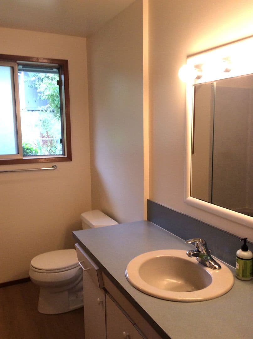 Tacoma House: 6555 Dash Pt. Blvd NE