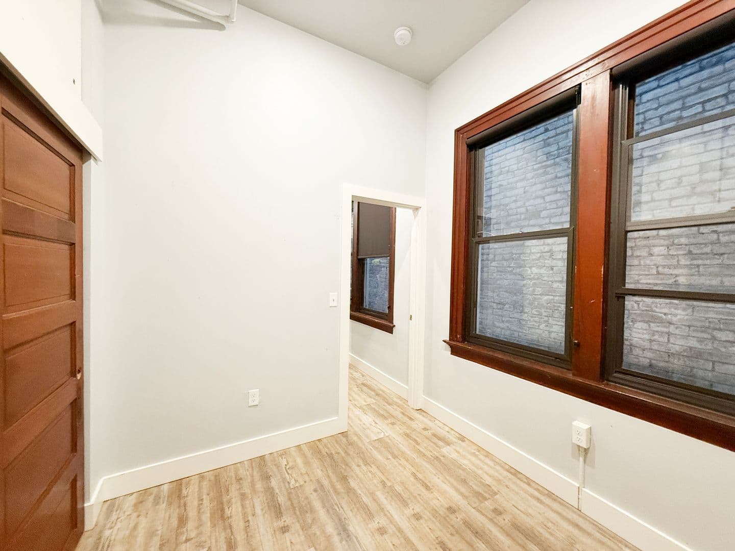 Pendleton Apartment: 17 SW Frazer Ave