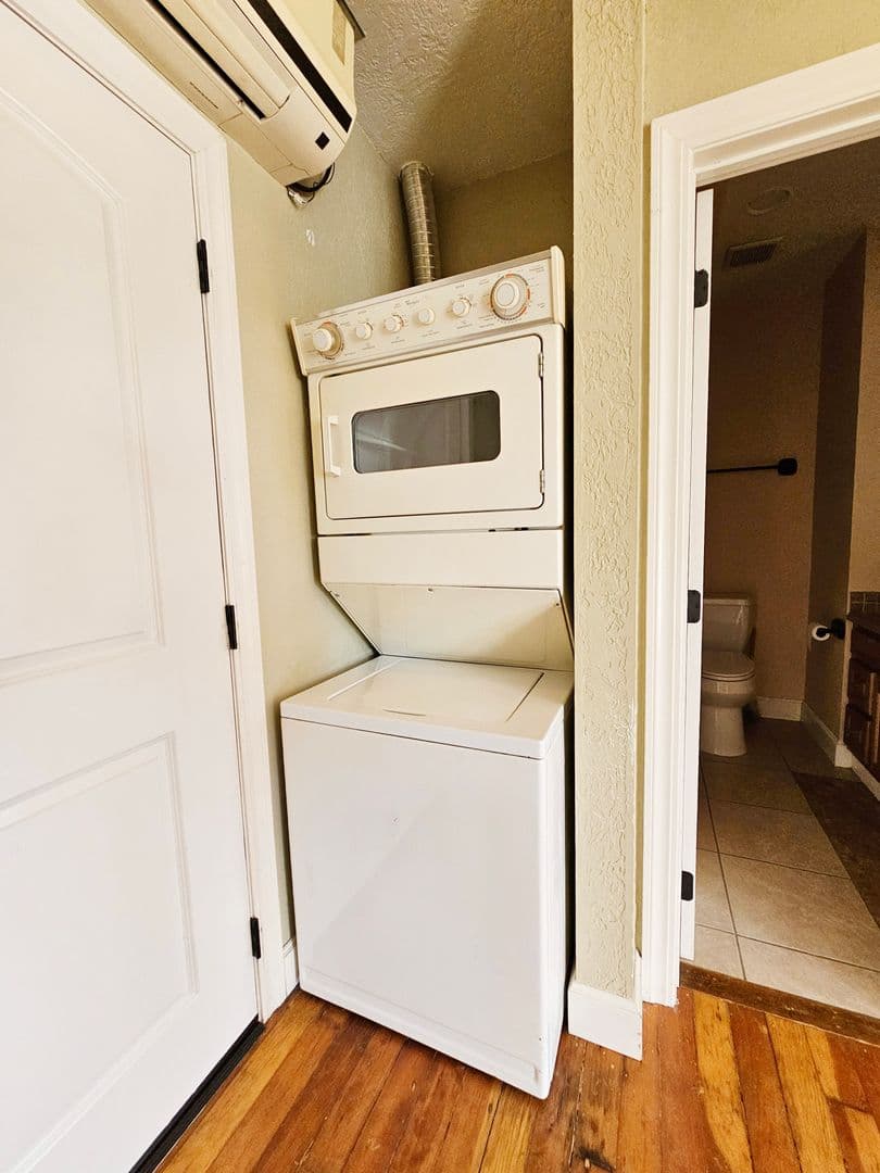 Pendleton Apartment: 15 SE Emigrant Ave