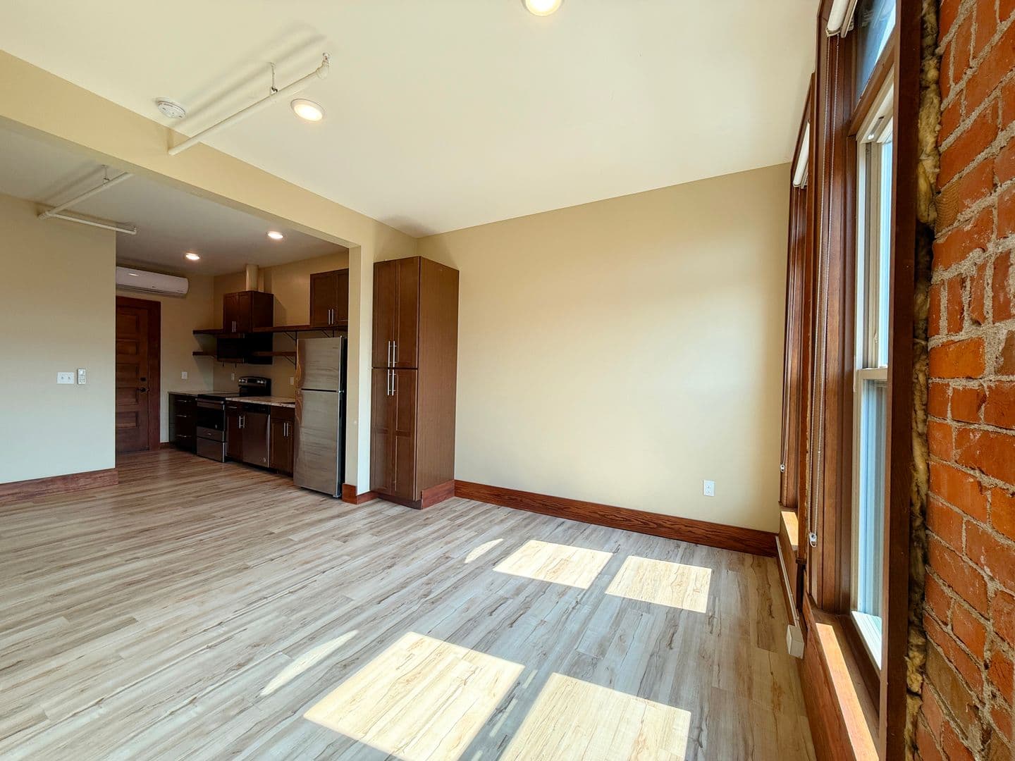 Pendleton Apartment: 17 SW Frazer Ave
