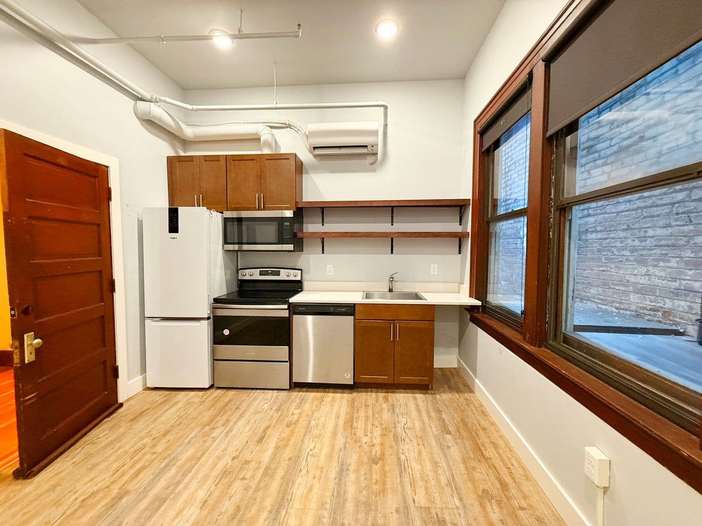 Pendleton Apartment: 17 SW Frazer Ave