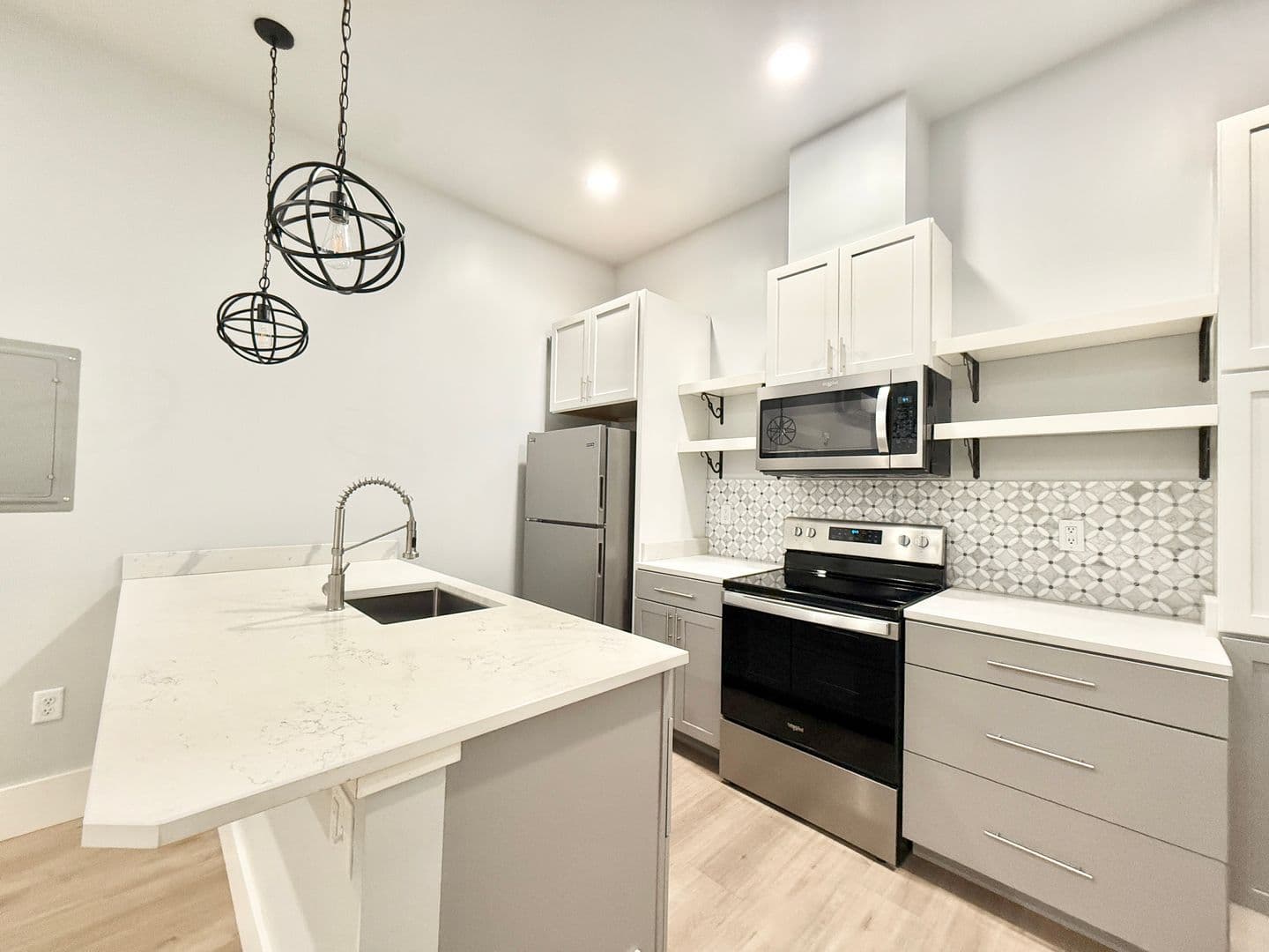 Pendleton Apartment: 19 SW Dorion Ave