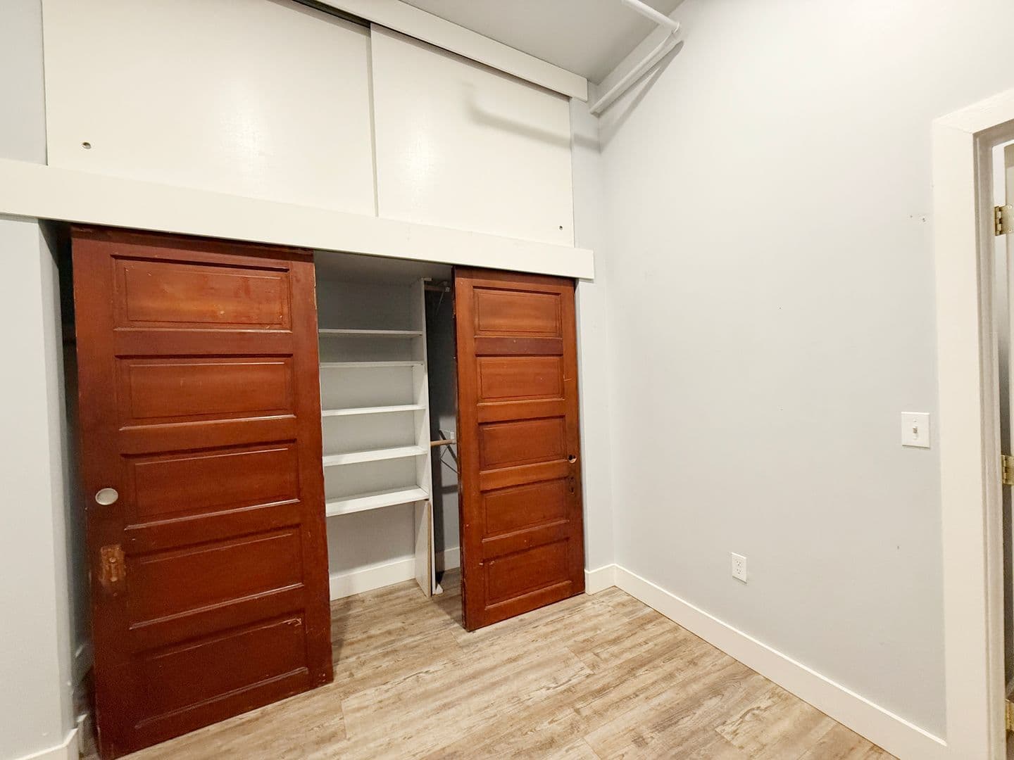 Pendleton Apartment: 17 SW Frazer Ave