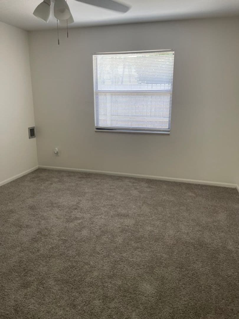 Hobe Sound Apartment: S.E. Woodview Terrace