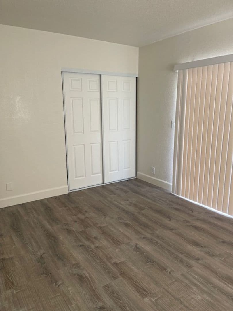 Palm Springs Apartment: 240-252-260 Alemeda Drive