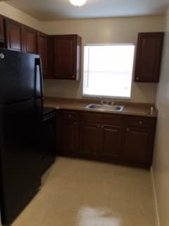 Palm Springs Apartment: 240-252-260 Alemeda Drive