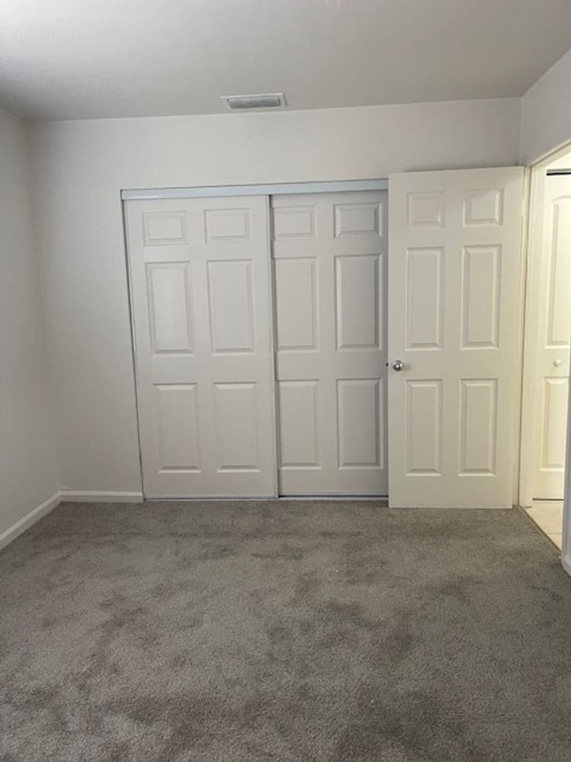 West Palm Beach Apartment: Laurel Way/Ceylon Court