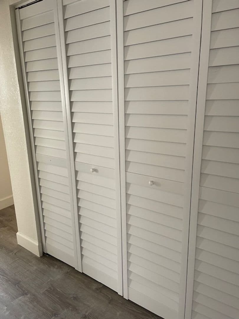 Palm Springs Apartment: 240-252-260 Alemeda Drive