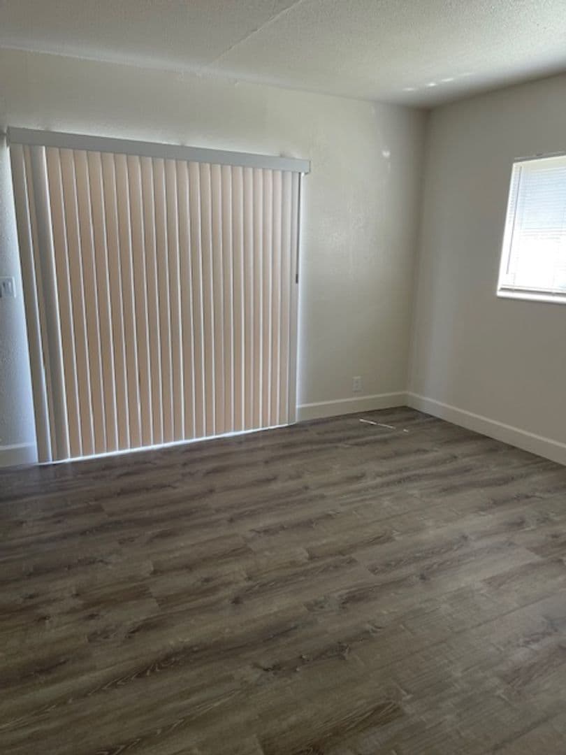 Palm Springs Apartment: 240-252-260 Alemeda Drive