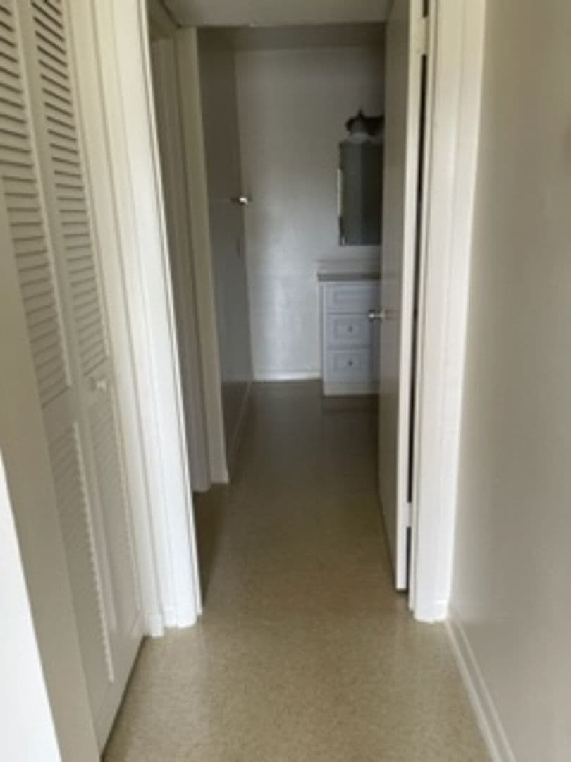 West Palm Beach Apartment: 525 Kirk Road