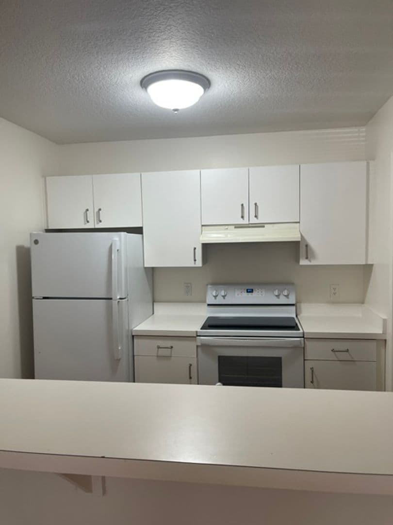 Hobe Sound Apartment: S.E. Woodview Terrace