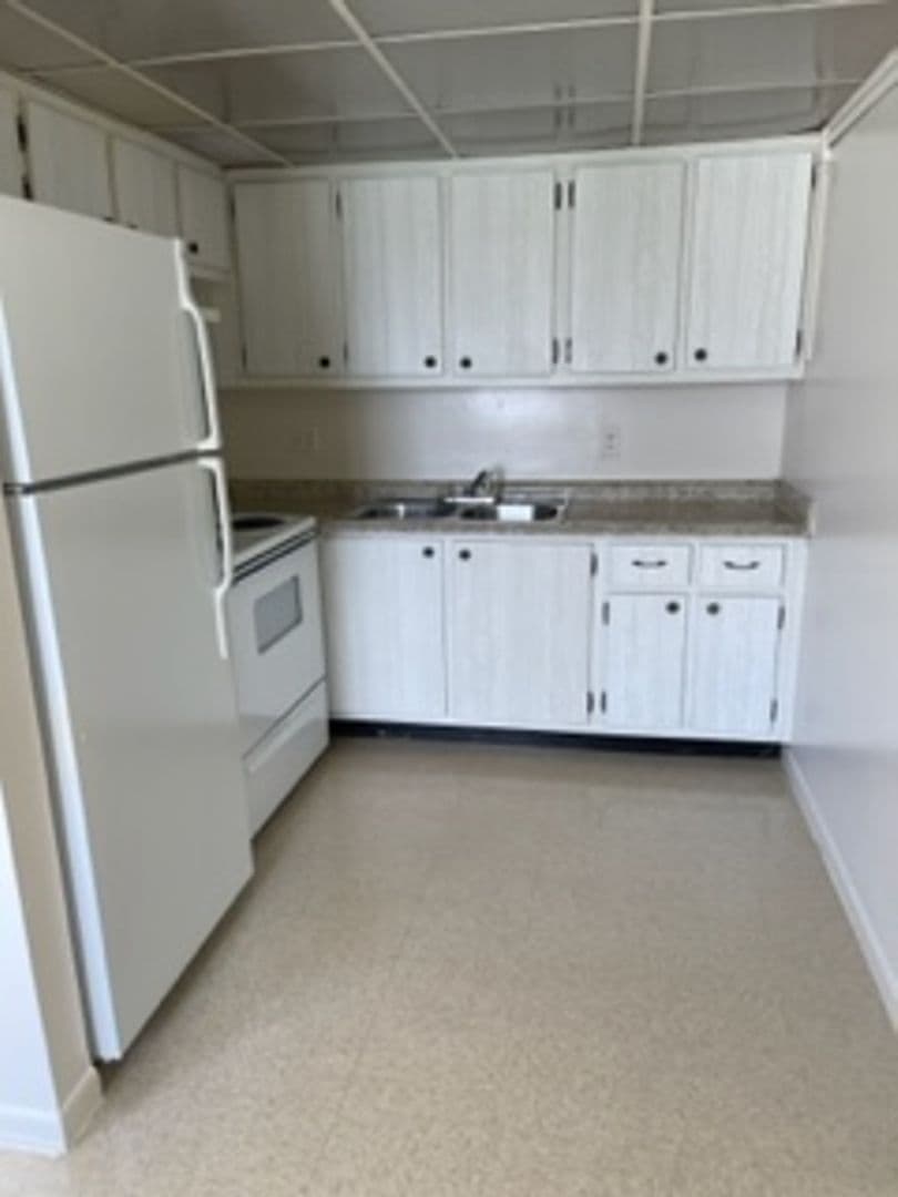 West Palm Beach Apartment: 525 Kirk Road