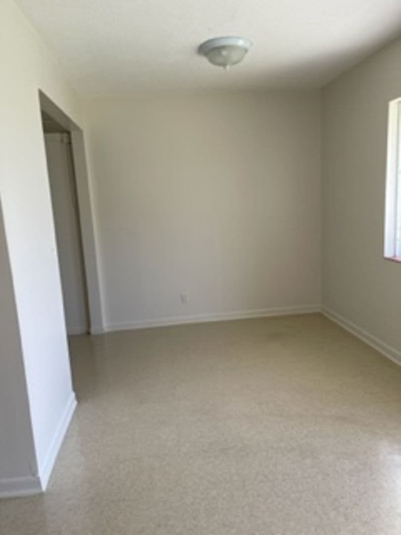West Palm Beach Apartment: 525 Kirk Road