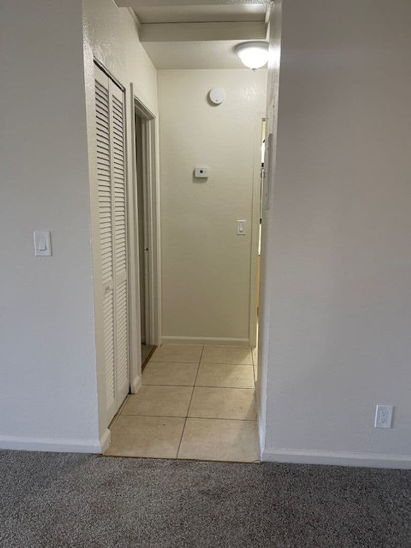 West Palm Beach Apartment: Laurel Way/Ceylon Court