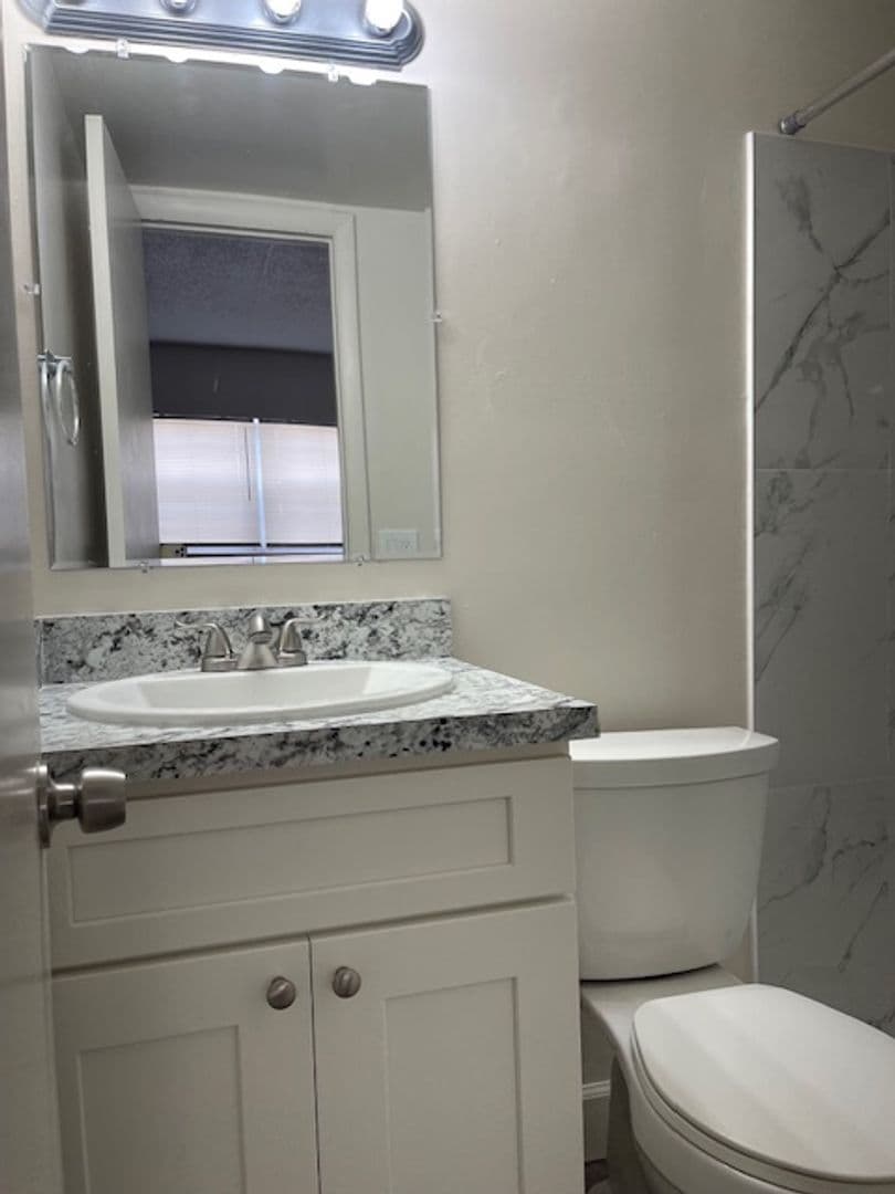 Palm Springs Apartment: 240-252-260 Alemeda Drive