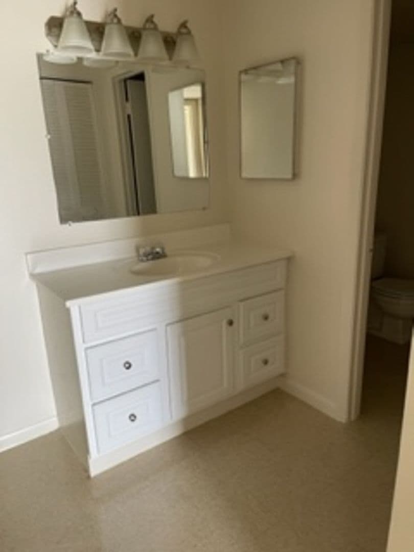 West Palm Beach Apartment: 525 Kirk Road