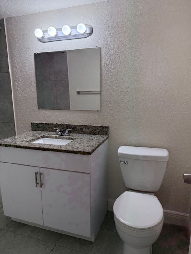 West Palm Beach Apartment: 525 Kirk Road